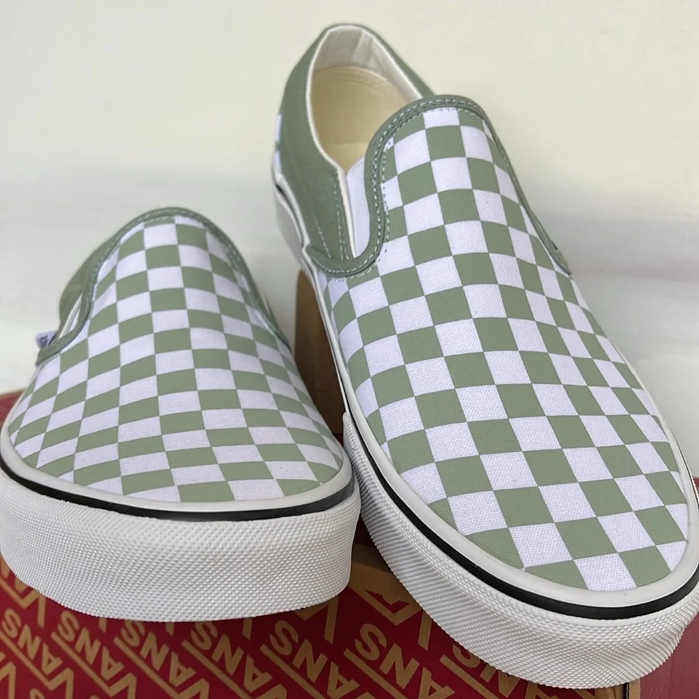 Vans Men’s Classic Slip-On
Color Theory Checkerboard
VN0DDBVZCJL
Sneakers - Picture 7 of 16